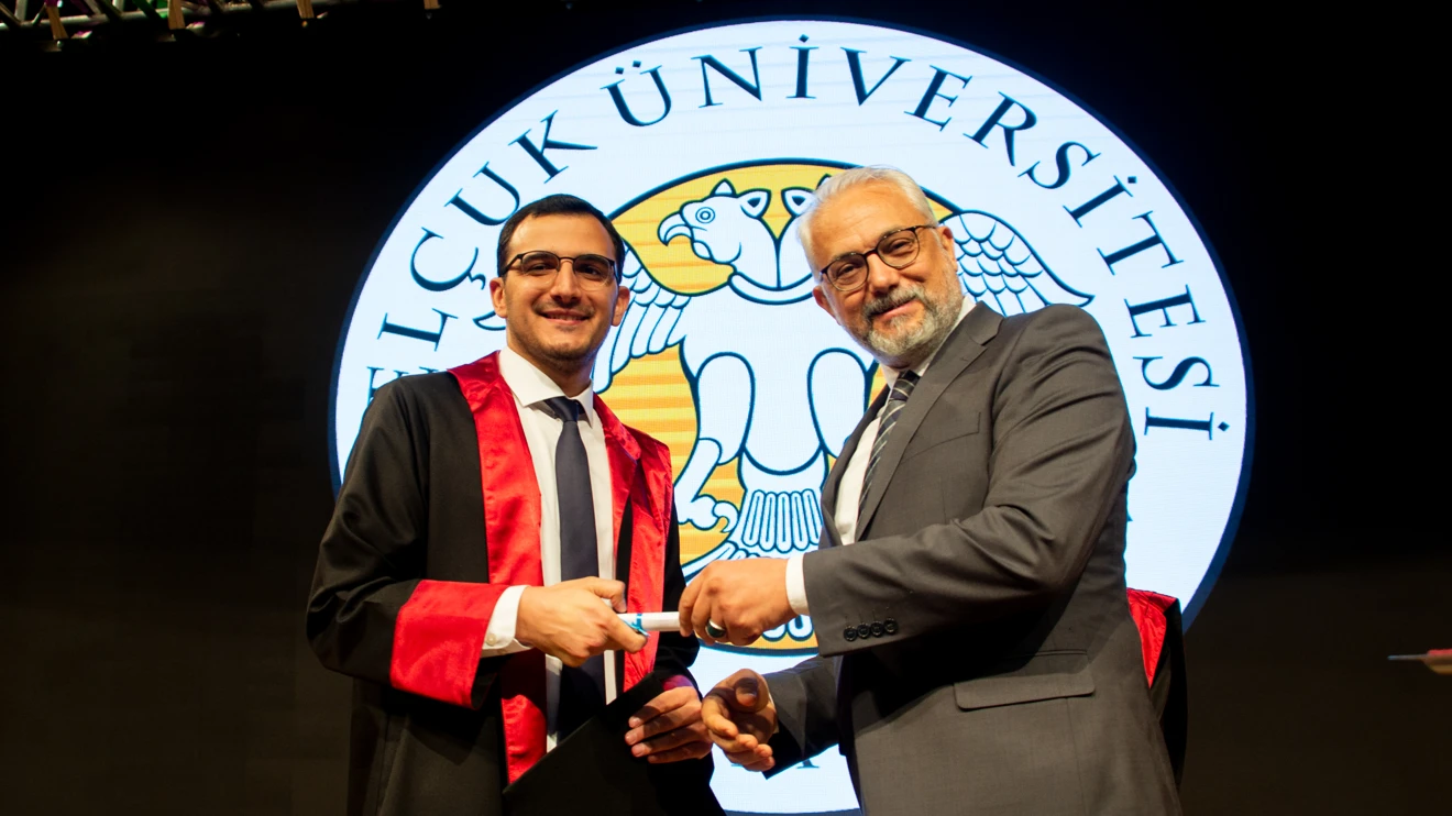 Selçuk Tıp’tan 185 genç doktor mezun oldu